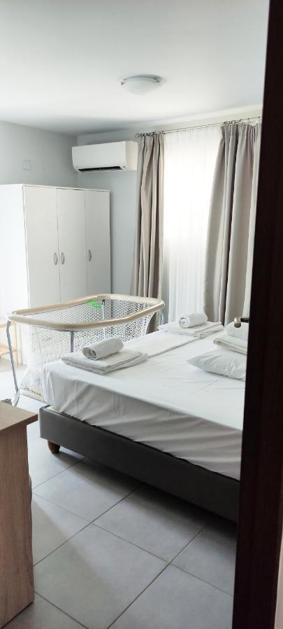 Stema Seaside Apartments กูเวส ภายนอก รูปภาพ