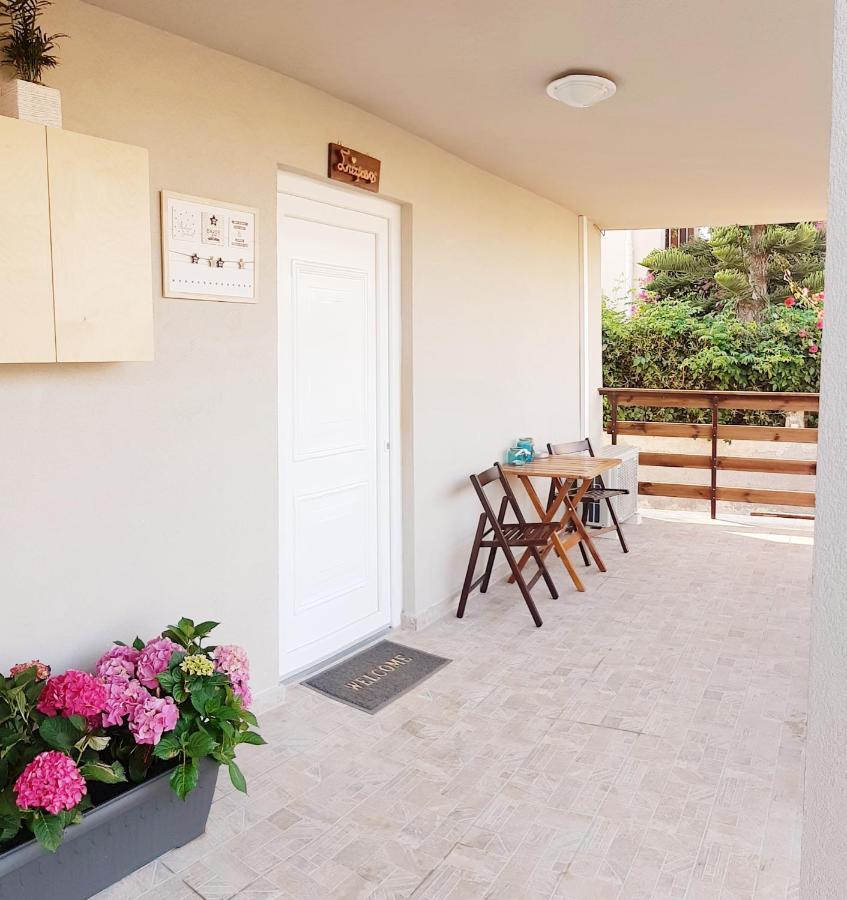 Stema Seaside Apartments กูเวส ภายนอก รูปภาพ